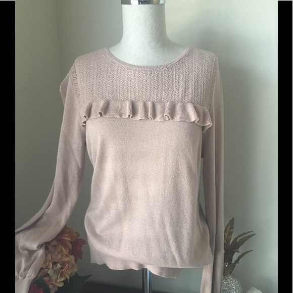 White House Black Market Sweaters - WHBM crochet ruffle top peach metallic sweater 💗